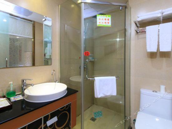 Ji Xiang Hotel Иу Екстериор снимка