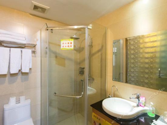 Ji Xiang Hotel Иу Екстериор снимка